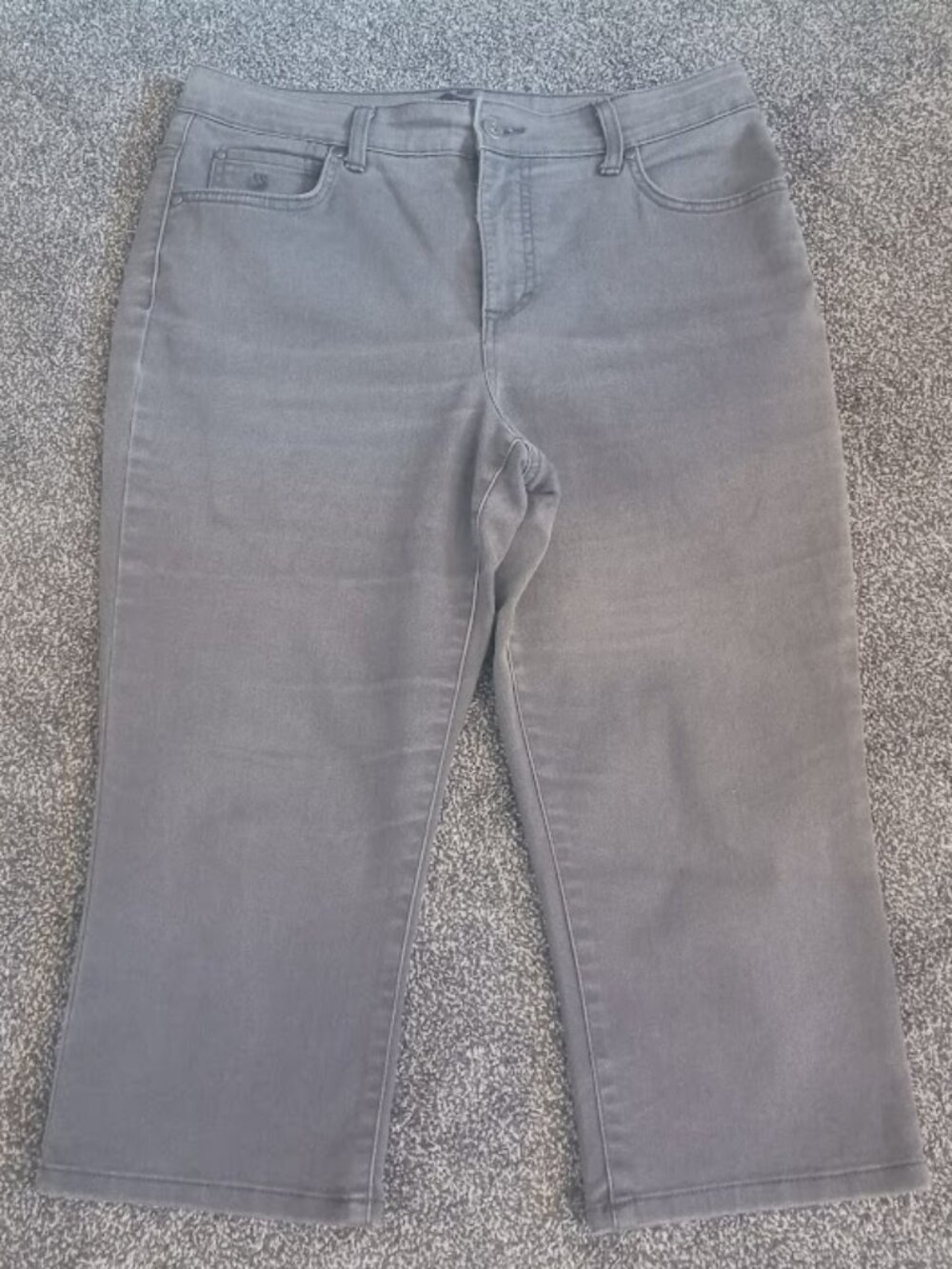 Gloria Vanderbilt Gray Super Amanda Jean Capris Size 12P
